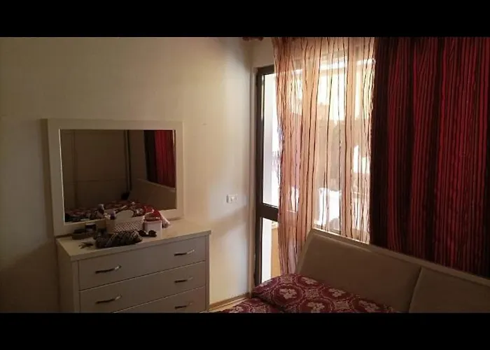 Apartment Ish Fusha Aviacionit *